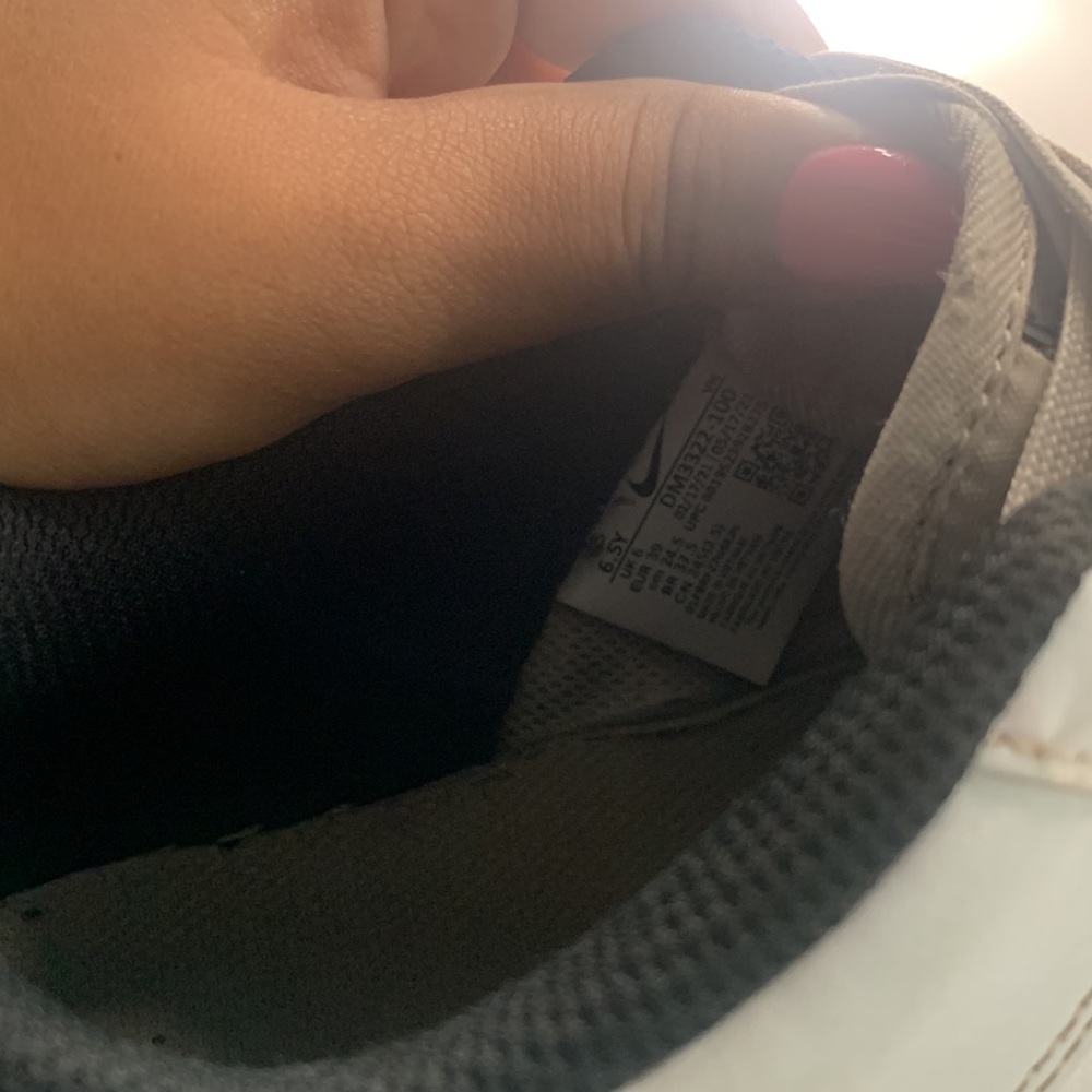 Af1 - Picture 4 of 4